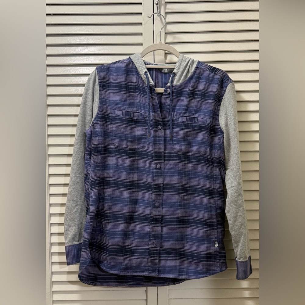 The North Face Blue Plaid Button-Front Hoodie with Gray Sleeves